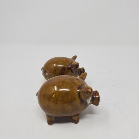 Fritz and Floyd Brown Pig Salt and Pepper shakers… - Picture 8 of 8